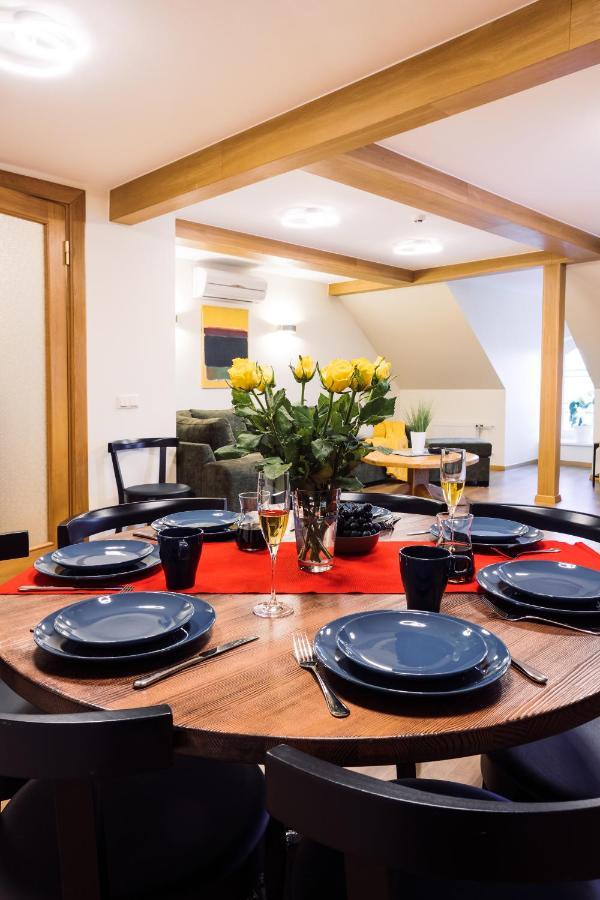 Rothko Apartment/8 Guests/4Bedrooms/Riga Old Town Exterior photo